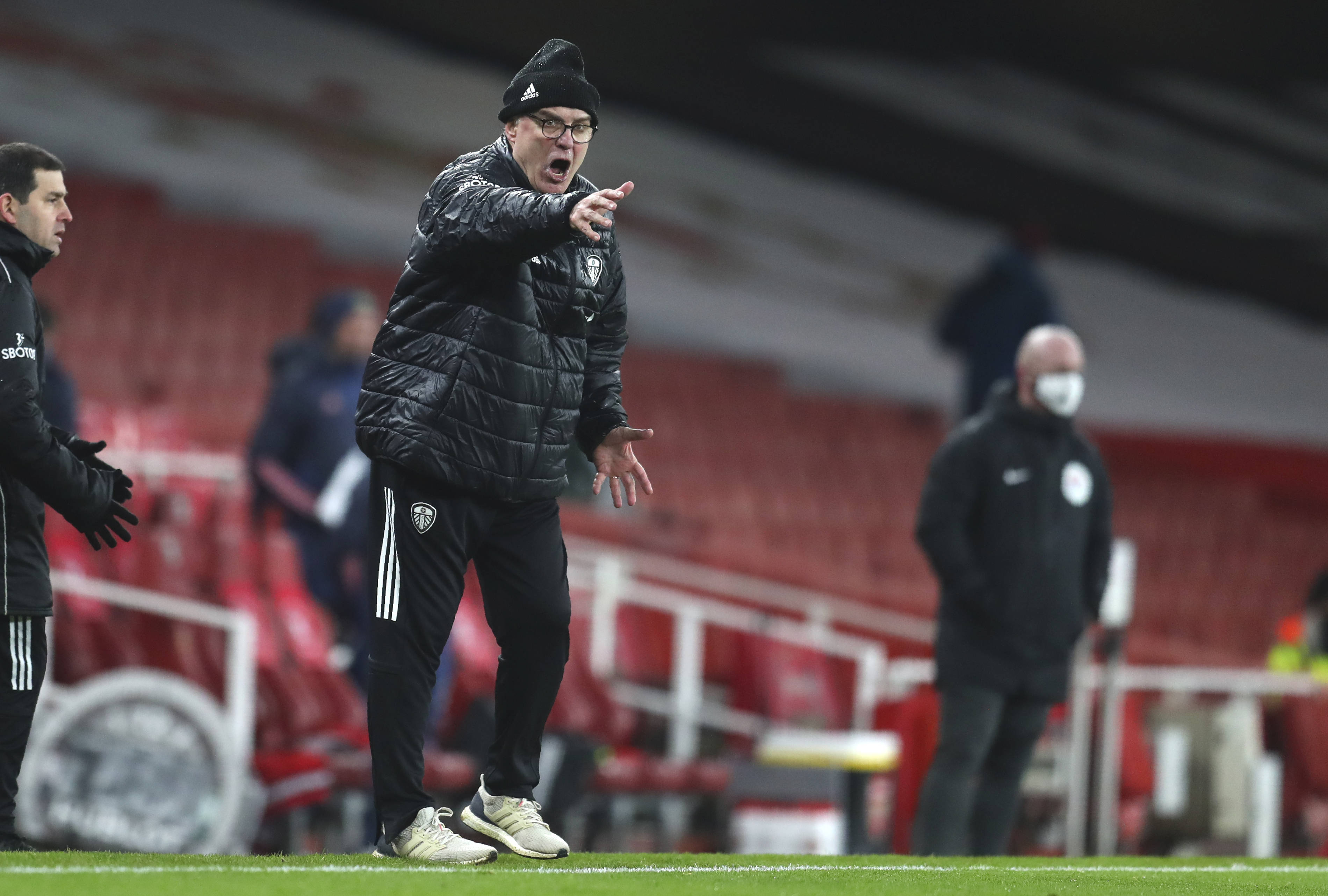 如德容与佩 如德容与佩