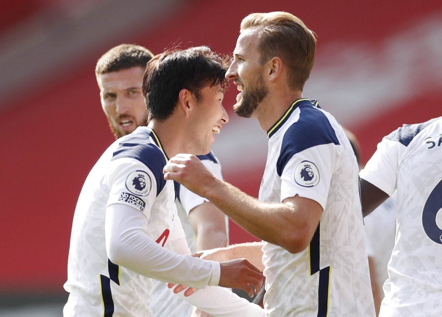 她在关键球 她在关键球